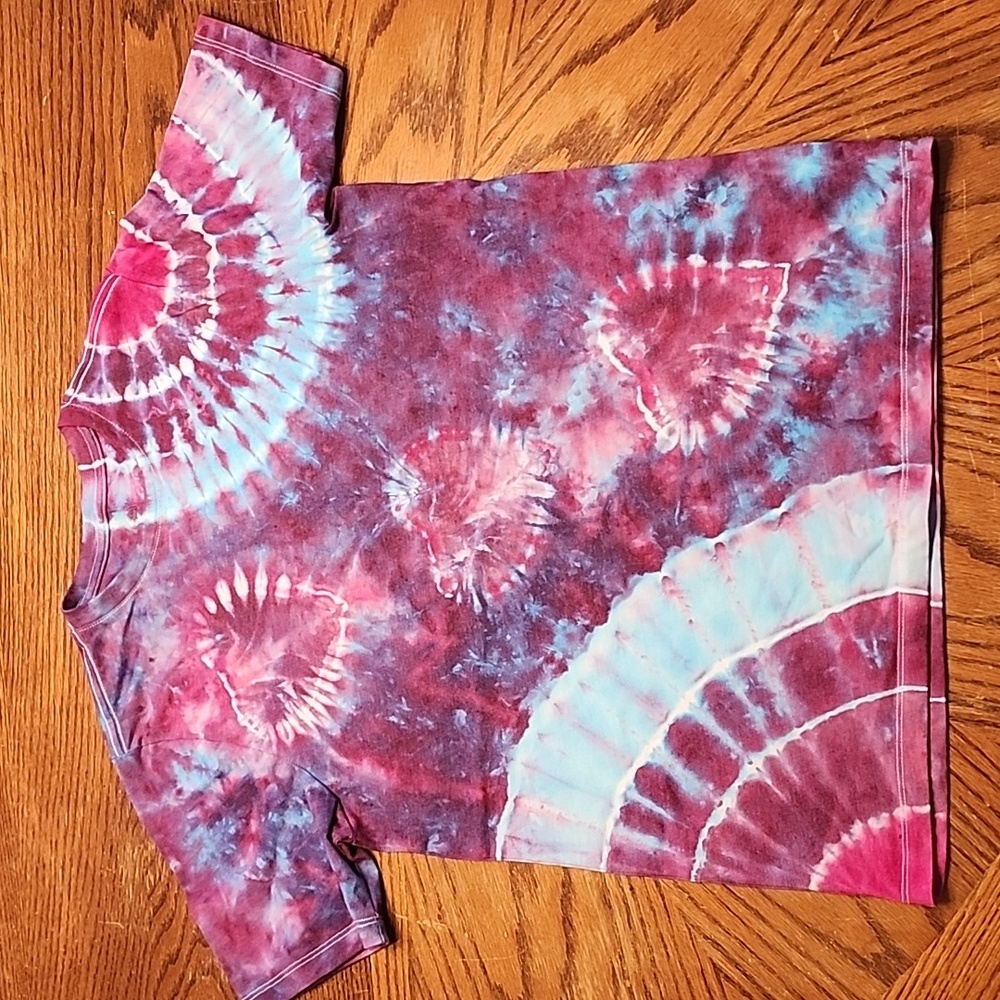 Youth T-shirt size XXL - runs small